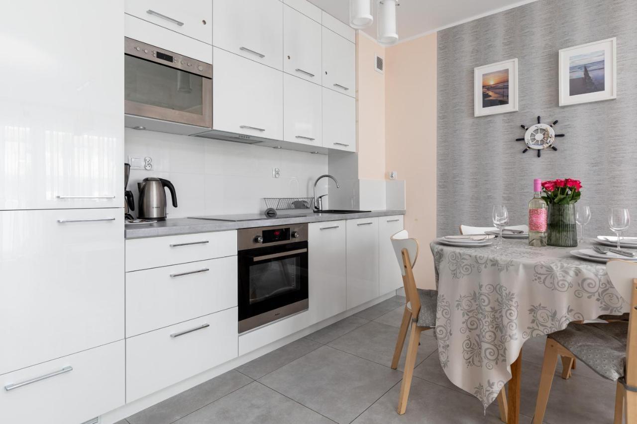 Blizej Morza II Apartament Z Garazem By Renters Apartment Kolobrzeg Exterior photo