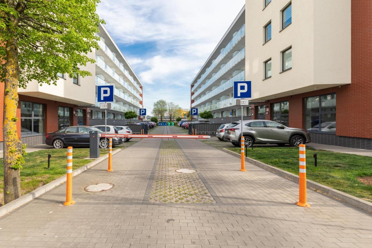 Blizej Morza II Apartament Z Garazem By Renters Apartment Kolobrzeg Exterior photo