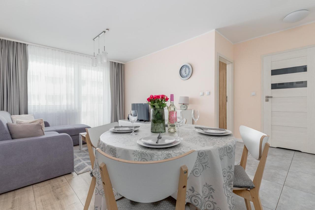 Blizej Morza II Apartament Z Garazem By Renters Apartment Kolobrzeg Exterior photo
